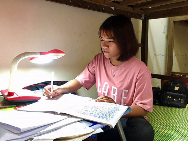Cô nữ sinh người Ma Coong và ước mơ vào đại học từ bản nhỏ